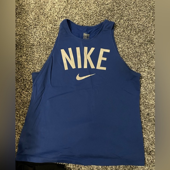Women’s Nike Workout Tank Tops LOT - Picture 12 of 12